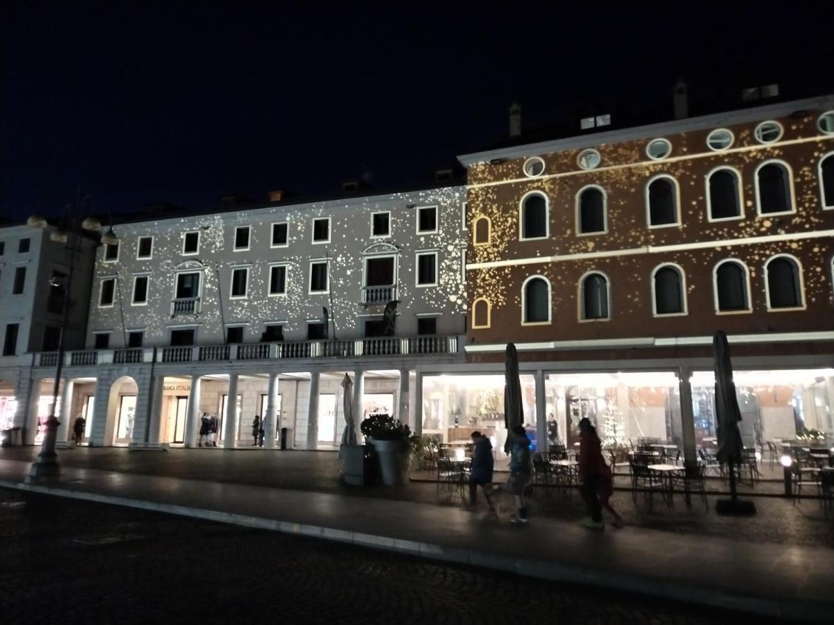 Il Vicolo_Carinissimo Appartamento In Centro Storico, Zona Giorno Mansardata Беллуно Екстер'єр фото